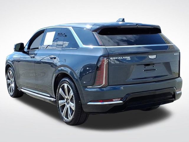 Certified 2025 Cadillac Escalade IQ Luxury 2 w/ LPO, Premium Carpet Package AWD/4WD image 3