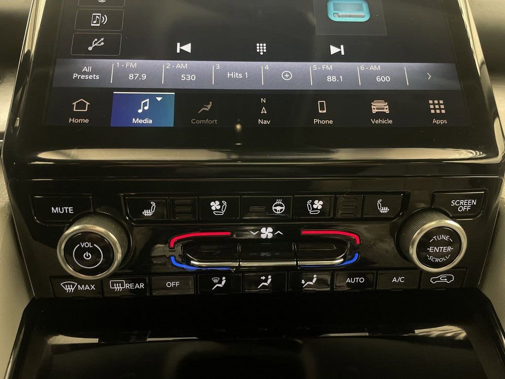 Used 2023 Jeep Grand Cherokee Overland w/ Advanced Protech Group III image 12