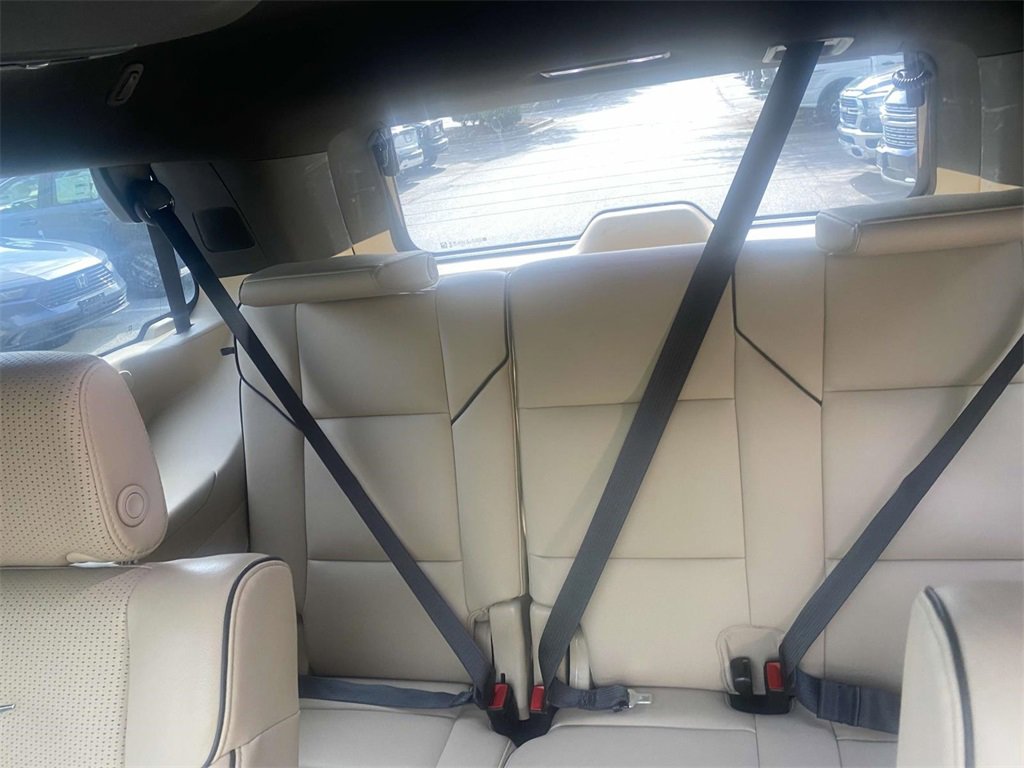 Used 2024 Cadillac Escalade Premium Luxury image 36
