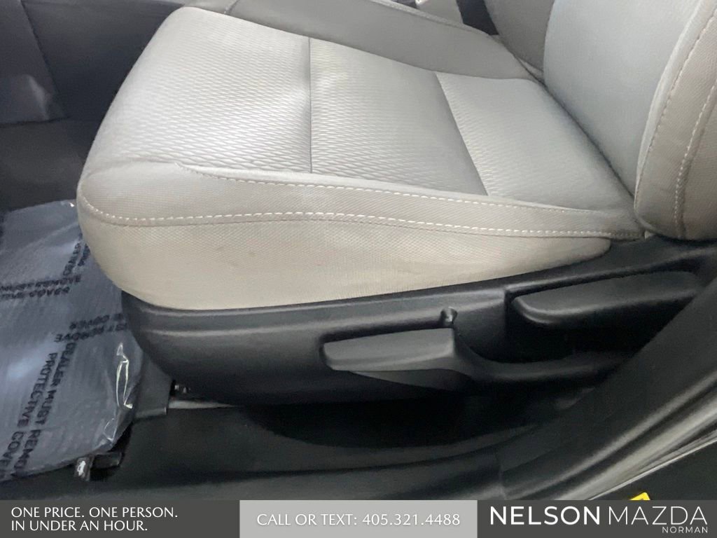 Used 2016 Toyota Corolla LE FWD image 25