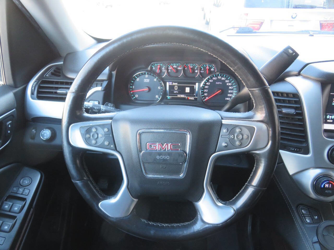 Used 2019 GMC Yukon XL SLT image 14