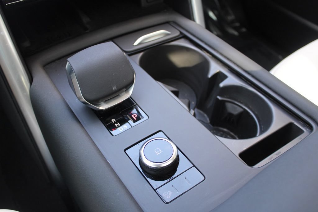 Certified 2025 Land Rover Discovery Dynamic SE AWD/4WD image 28