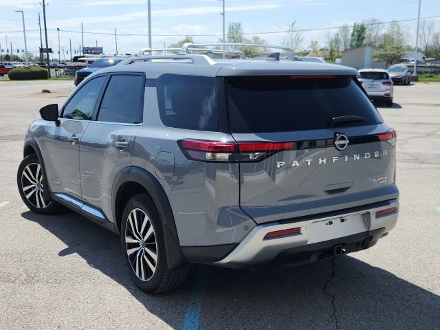 Used 2025 Nissan Pathfinder Platinum image 3