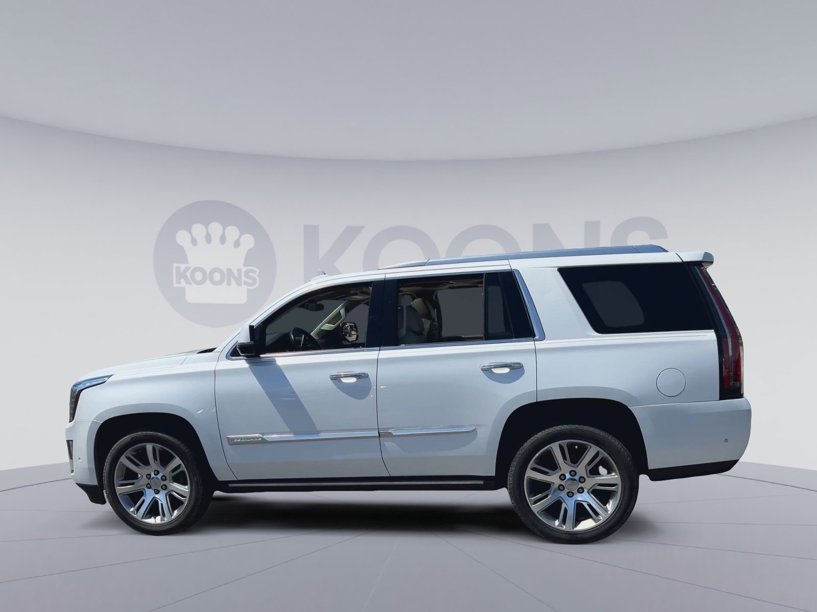 Used 2018 Cadillac Escalade Premium Luxury RWD image 8
