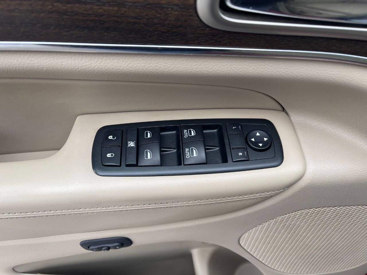 Used 2014 Jeep Grand Cherokee Limited image 14