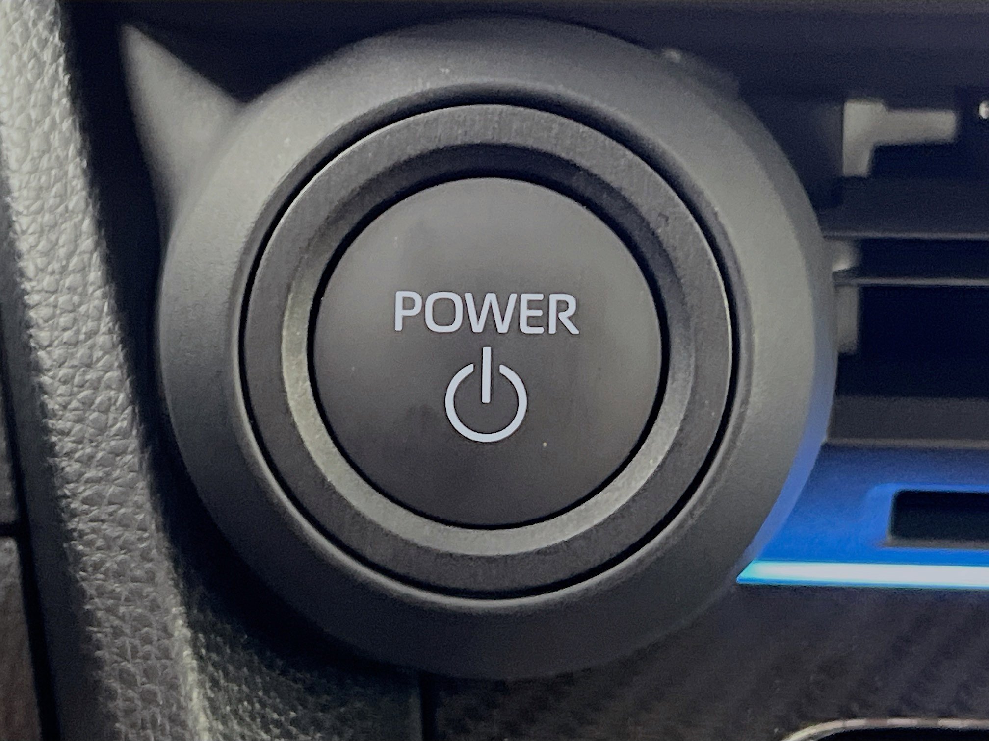 Used 2025 Toyota Prius XLE FWD image 23