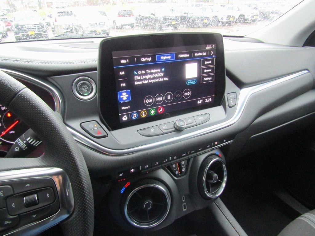 Used 2025 Chevrolet Blazer LT image 22