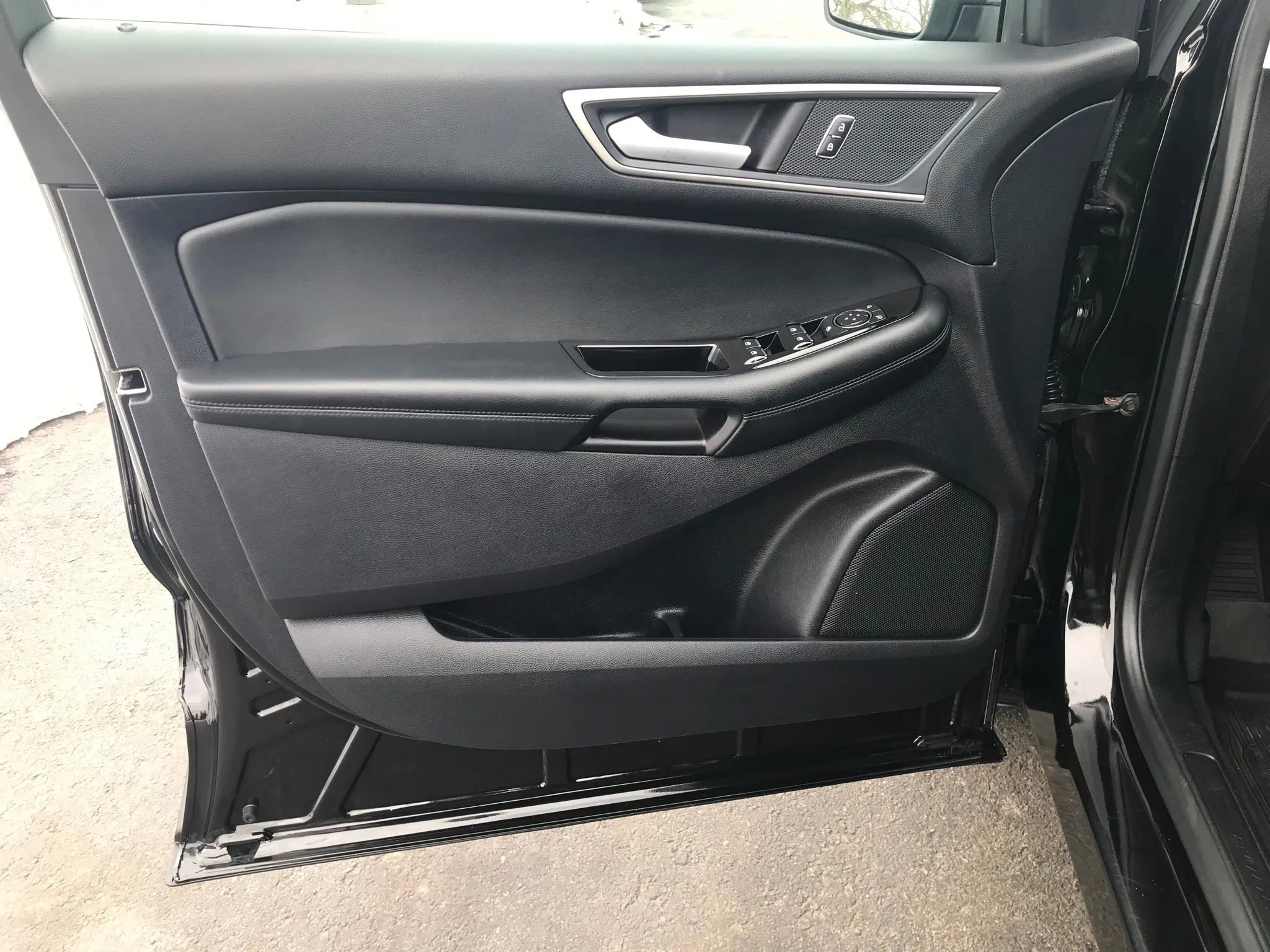 Used 2020 Ford Edge SEL w/ Convenience Package image 11