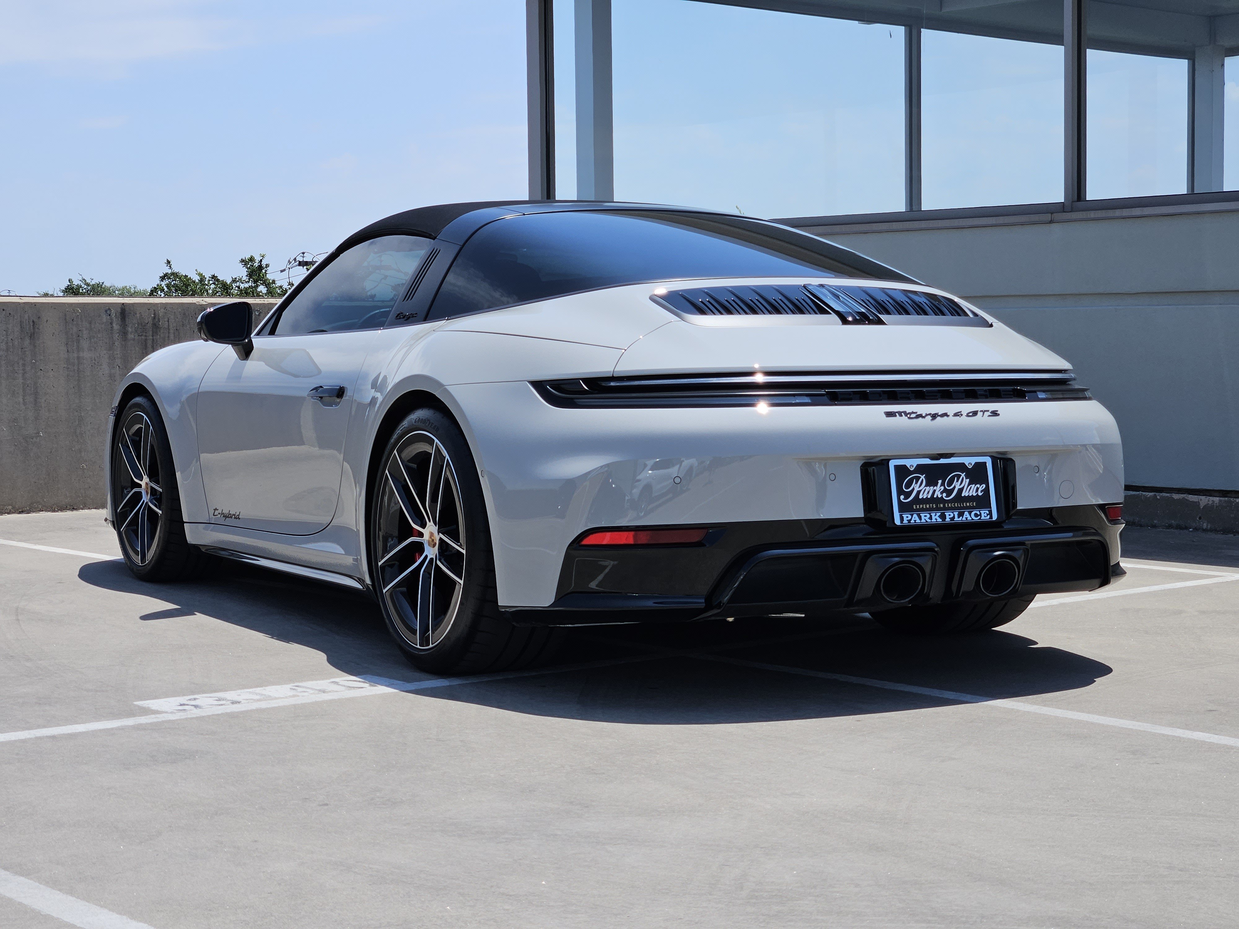 Certified 2026 Porsche 911 Targa 4 GTS AWD/4WD image 3