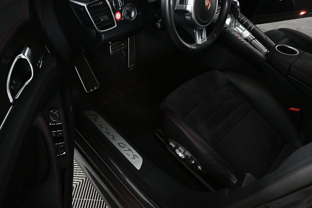 Used 2015 Porsche Panamera GTS AWD/4WD image 7
