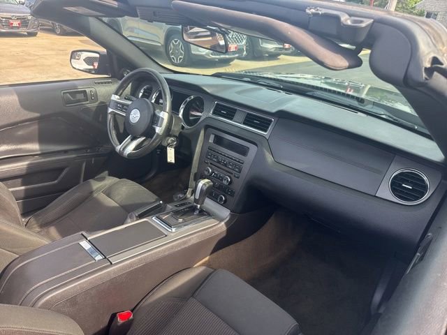 Used 2014 Ford Mustang Convertible RWD image 15