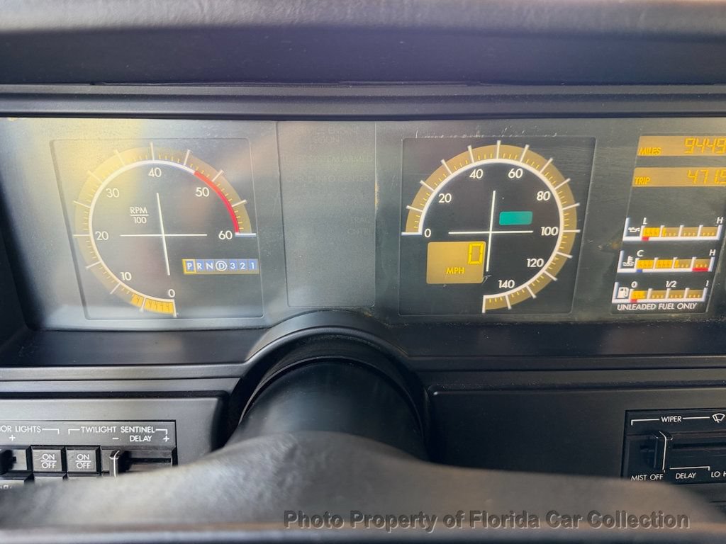 Used 1990 Cadillac Allante FWD image 40