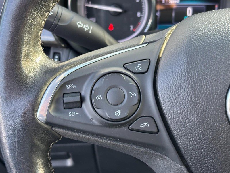 Used 2019 Buick Envision Essence image 17