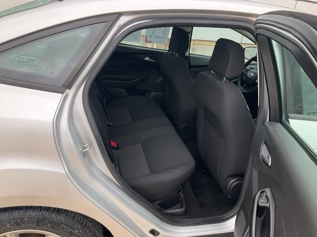 Used 2018 Ford Focus SE image 28