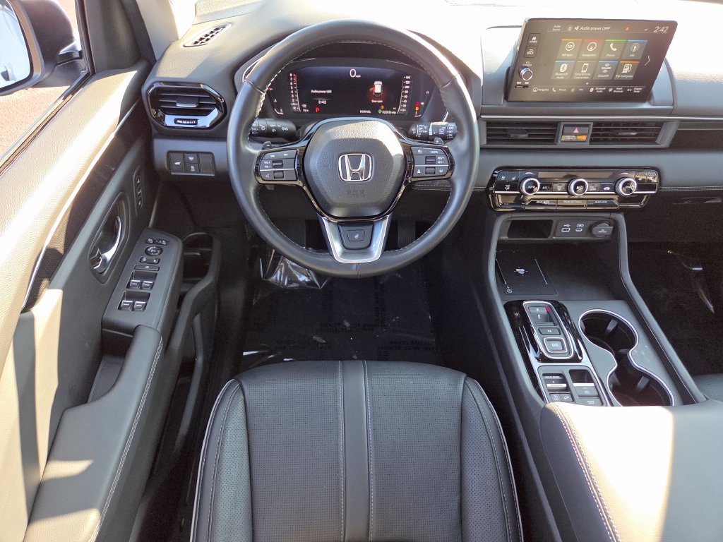 Certified 2025 Honda Pilot Elite image 38