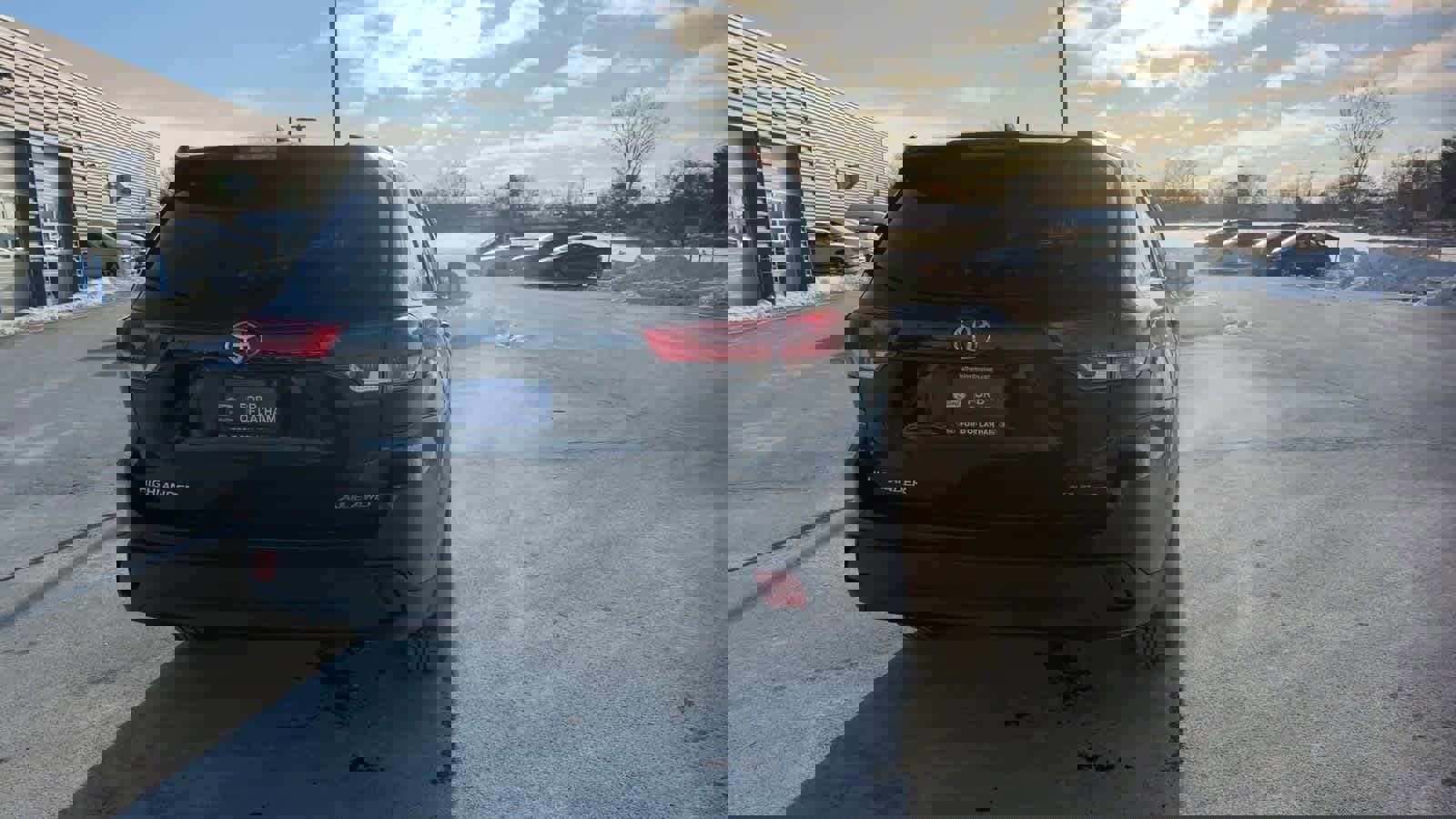 Used 2017 Toyota Highlander XLE image 7