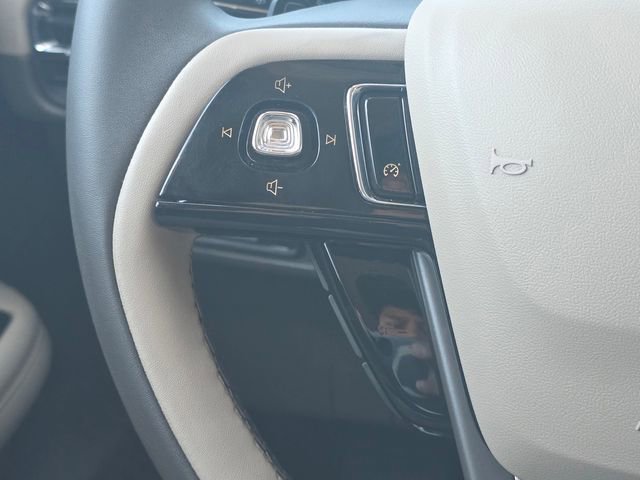 Used 2022 Lincoln Corsair FWD w/ Equipment Group 101A image 27