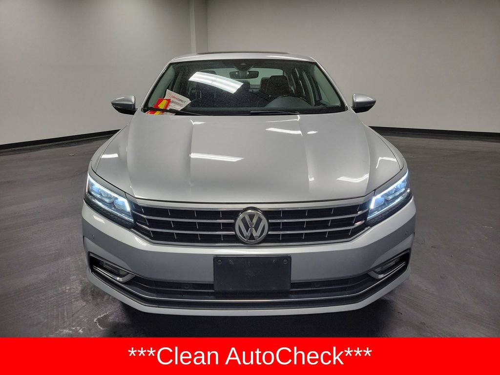 Used 2017 Volkswagen Passat 1.8T SEL Premium image 2