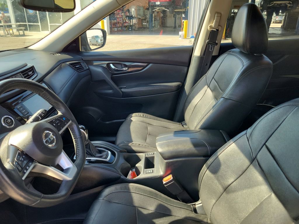 Used 2020 Nissan Rogue SL w/ Premium Package AWD/4WD image 16