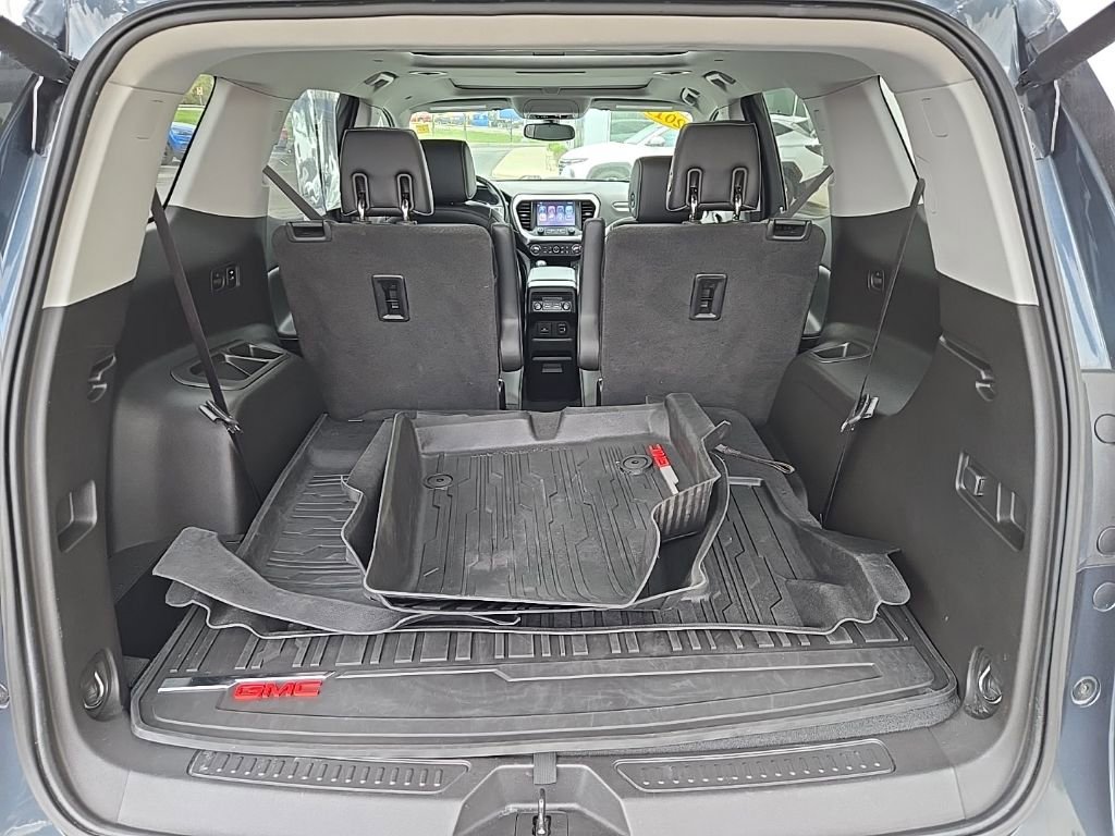 Used 2019 GMC Acadia SLT w/ LPO, Floor Liner Package FWD image 13