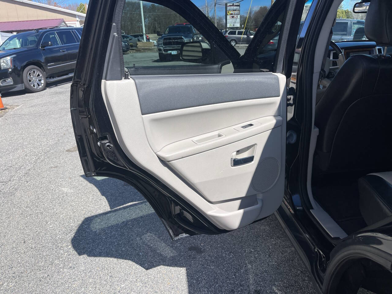 Used 2009 Jeep Grand Cherokee Limited AWD/4WD image 17