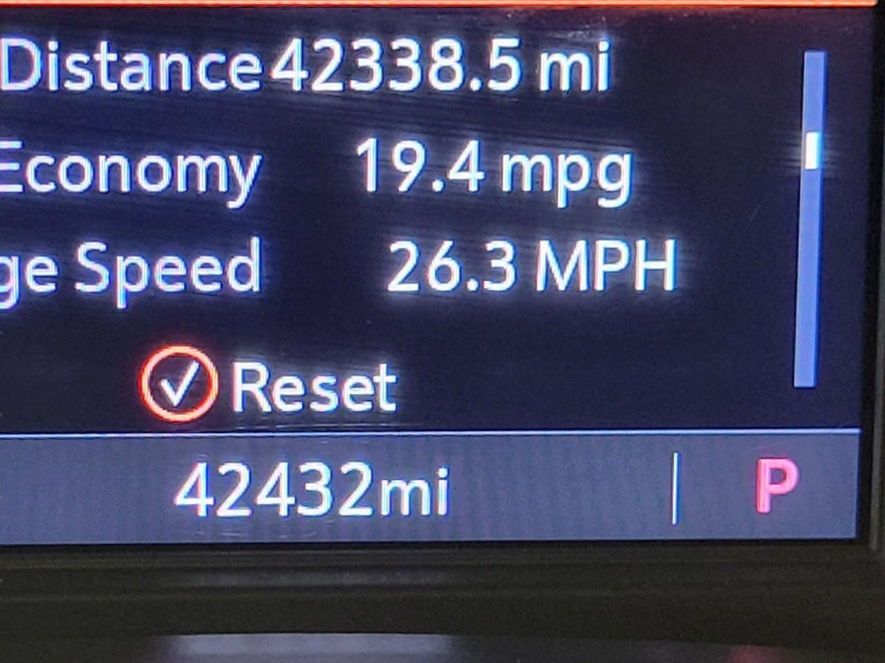 Used 2023 Buick Enclave Essence w/ Experience Buick Package image 2