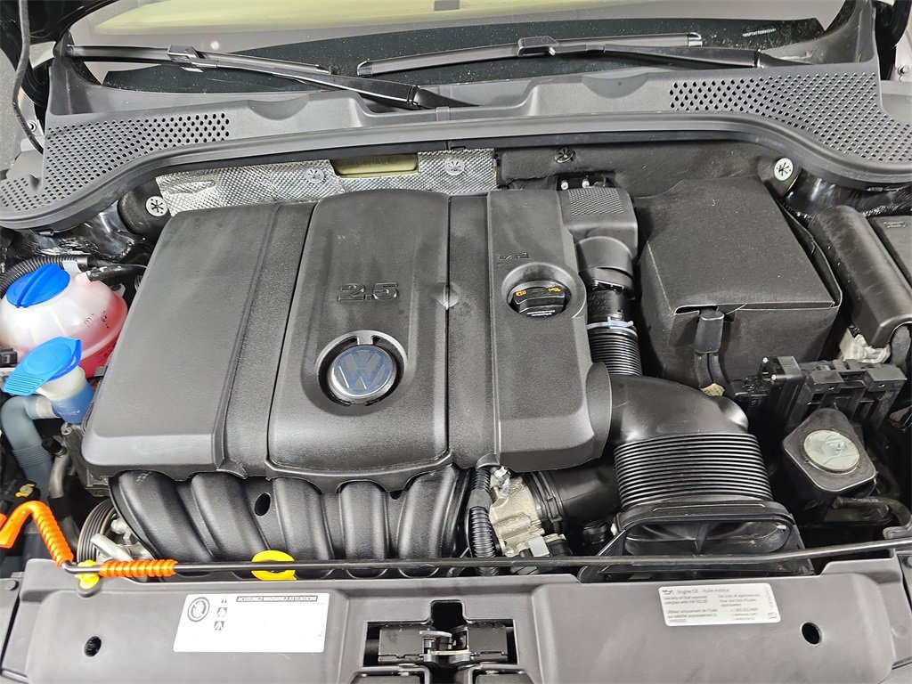 Used 2014 Volkswagen Beetle 2.5 image 32
