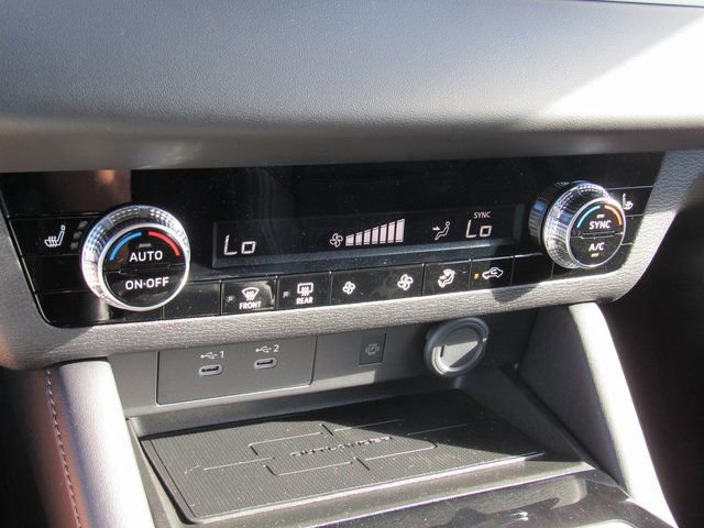 New 2025 Mitsubishi Outlander SE image 20