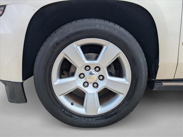 Used 2015 Chevrolet Suburban LTZ RWD image 25