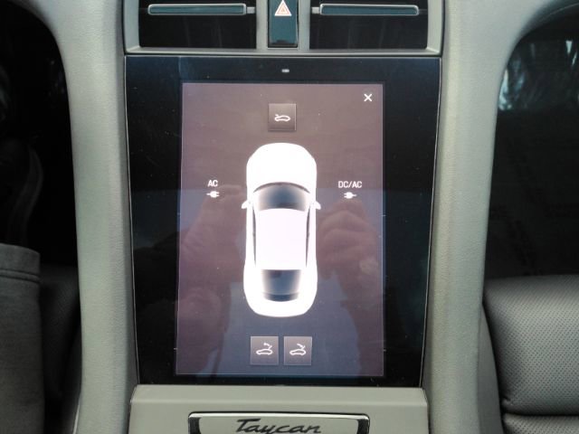 Used 2022 Porsche Taycan image 45