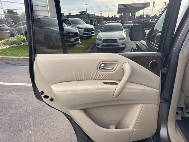Used 2016 INFINITI QX80 4WD w/ Driver's Assistance Package image 10