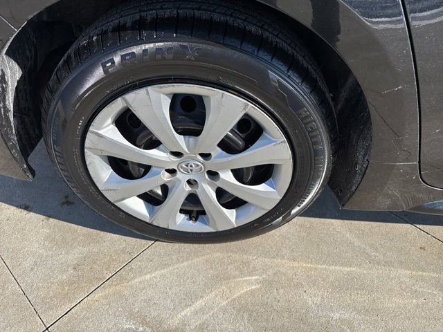 Used 2021 Toyota Corolla LE image 9