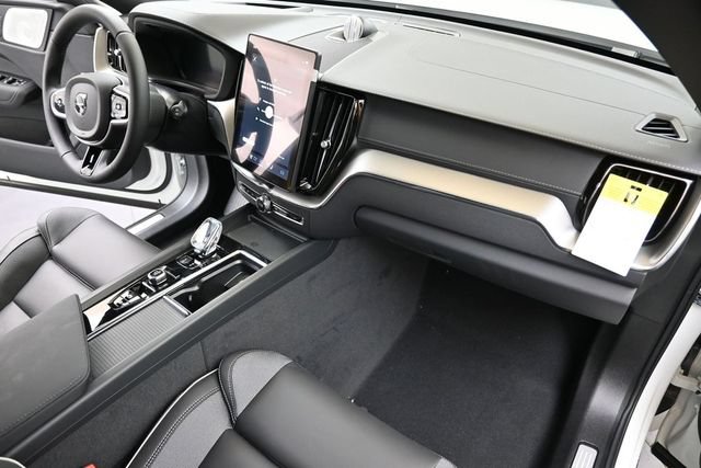 New 2026 Volvo XC60 T8 Polestar AWD/4WD image 13