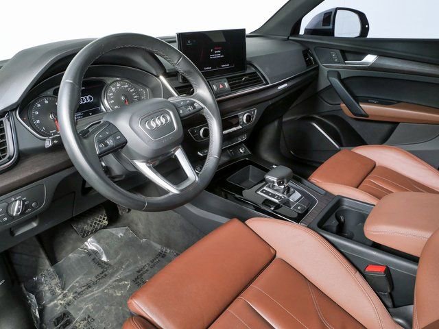 Used 2023 Audi Q5 2.0T Premium w/ Convenience Package AWD/4WD image 4