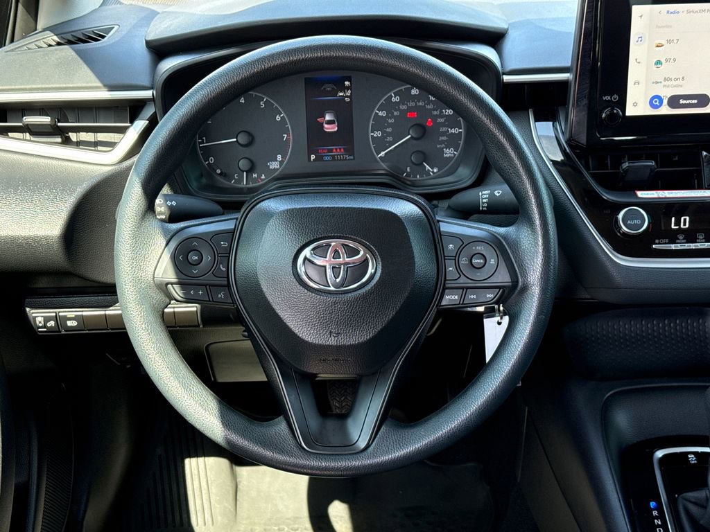 Used 2025 Toyota Corolla LE image 23