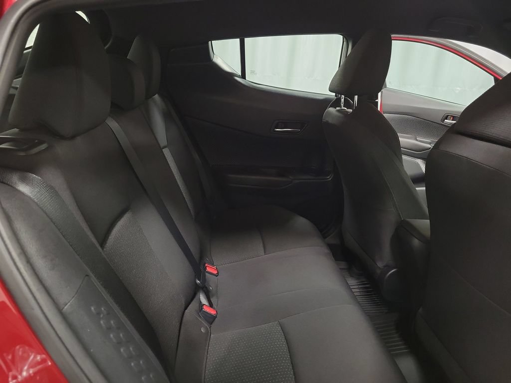 Used 2018 Toyota C-HR XLE FWD image 29
