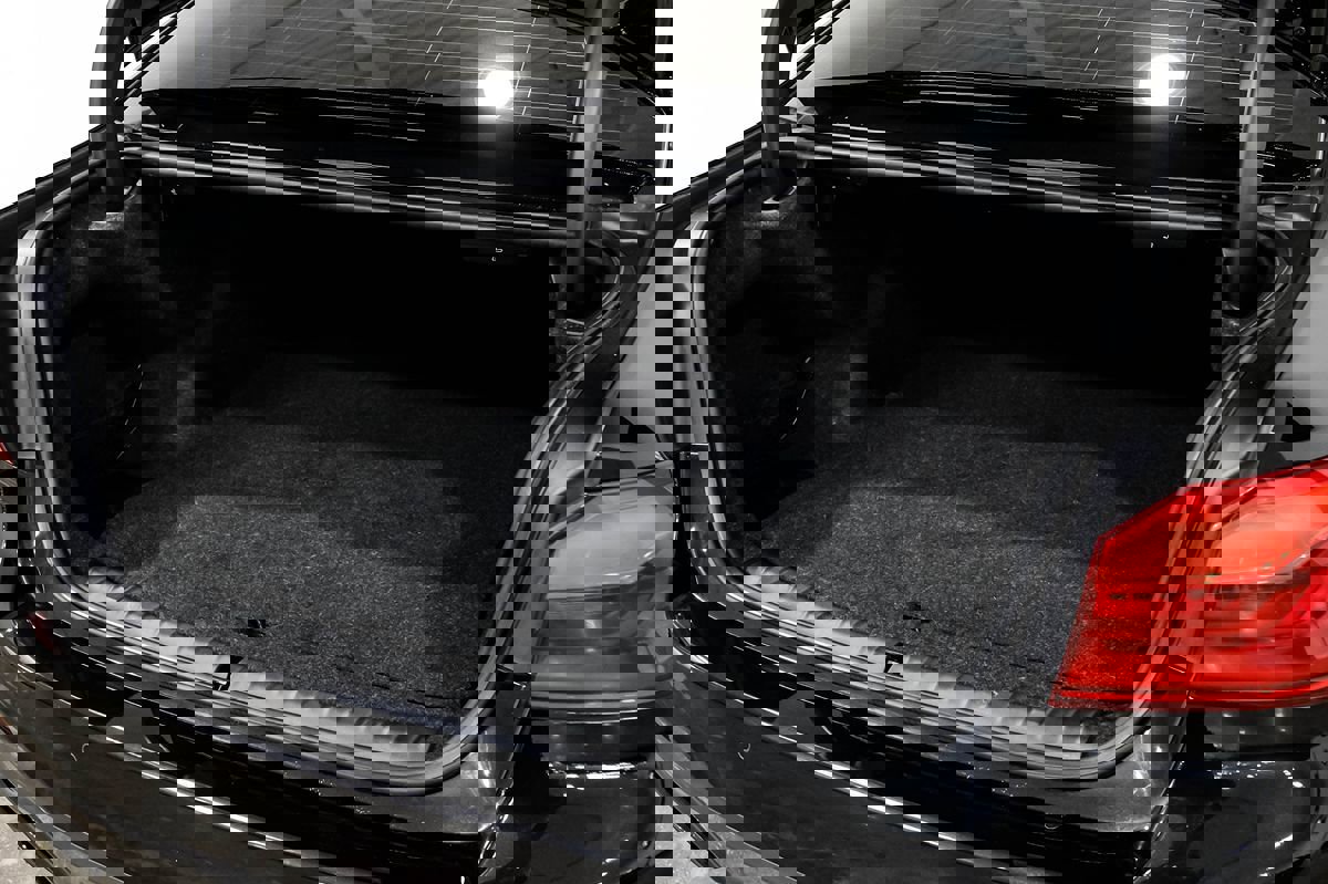 Used 2018 BMW M550i xDrive image 50