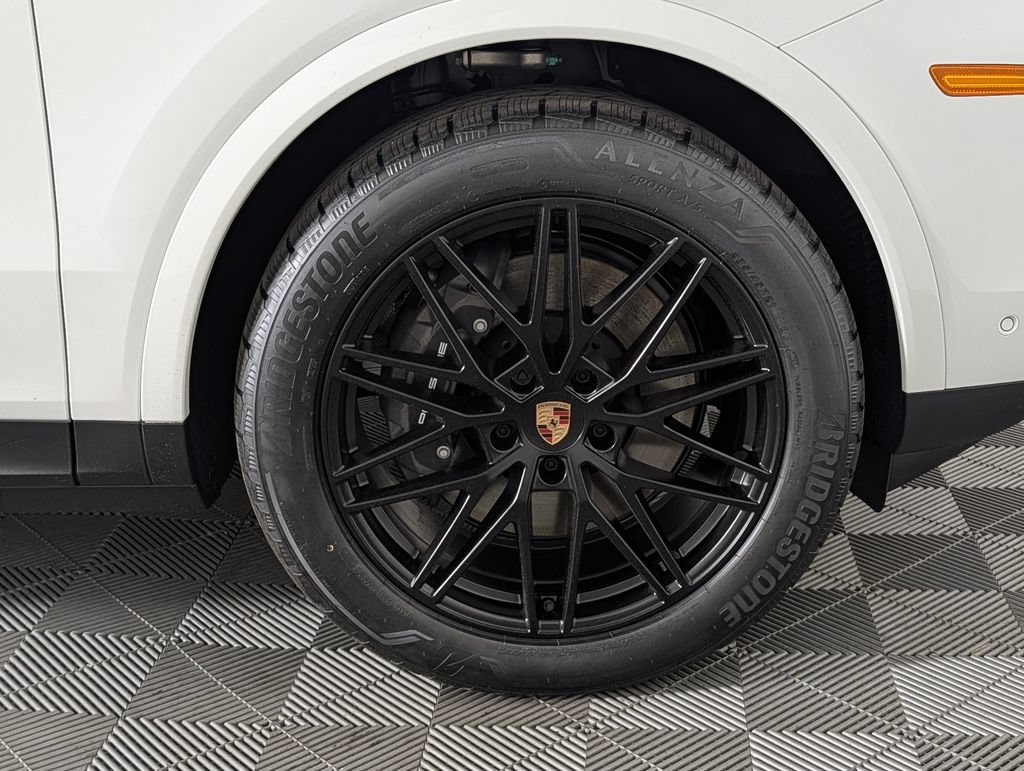 New 2026 Porsche Cayenne Coupe AWD/4WD image 14