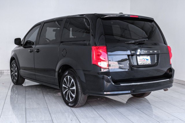 Used 2018 Dodge Grand Caravan SE w/ UConnect Hands-Free Group FWD image 8