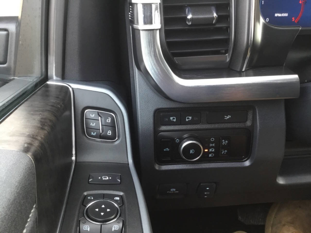 Used 2024 Ford F250 Lariat w/ Lariat Ultimate Package image 12