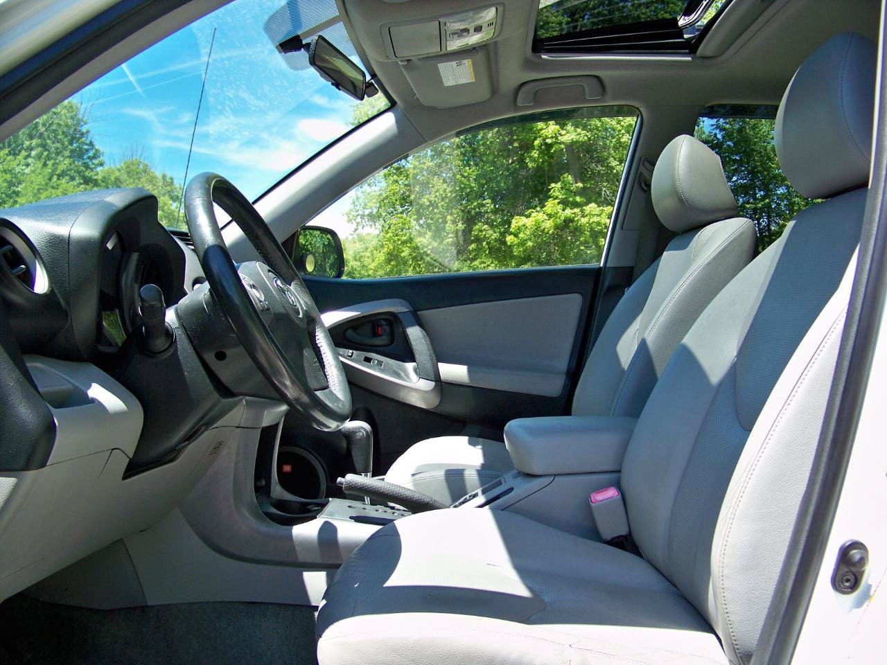 Used 2008 Toyota RAV4 Limited AWD/4WD image 33