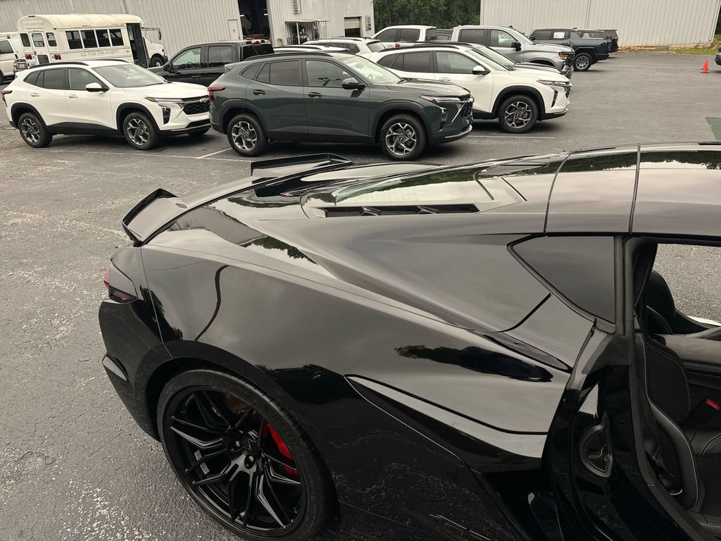 Used 2025 Chevrolet Corvette Z06 w/ Battery Protection Package RWD image 29