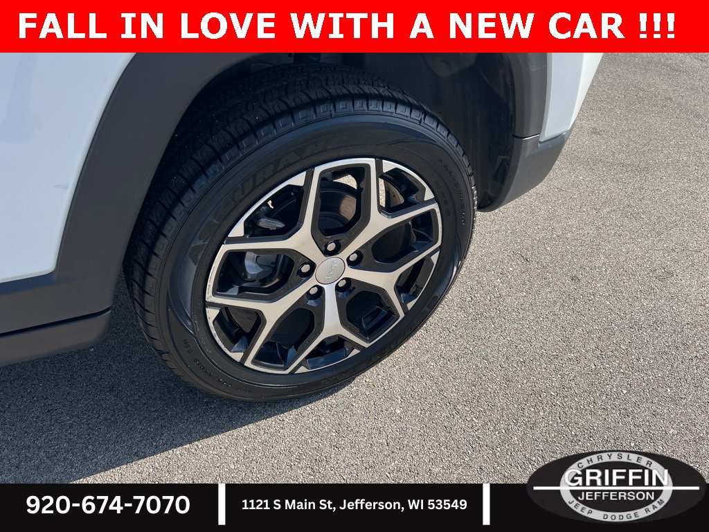 Used 2024 Jeep Compass Limited image 14