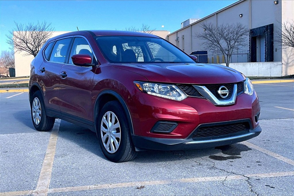 Used 2016 Nissan Rogue S image 3