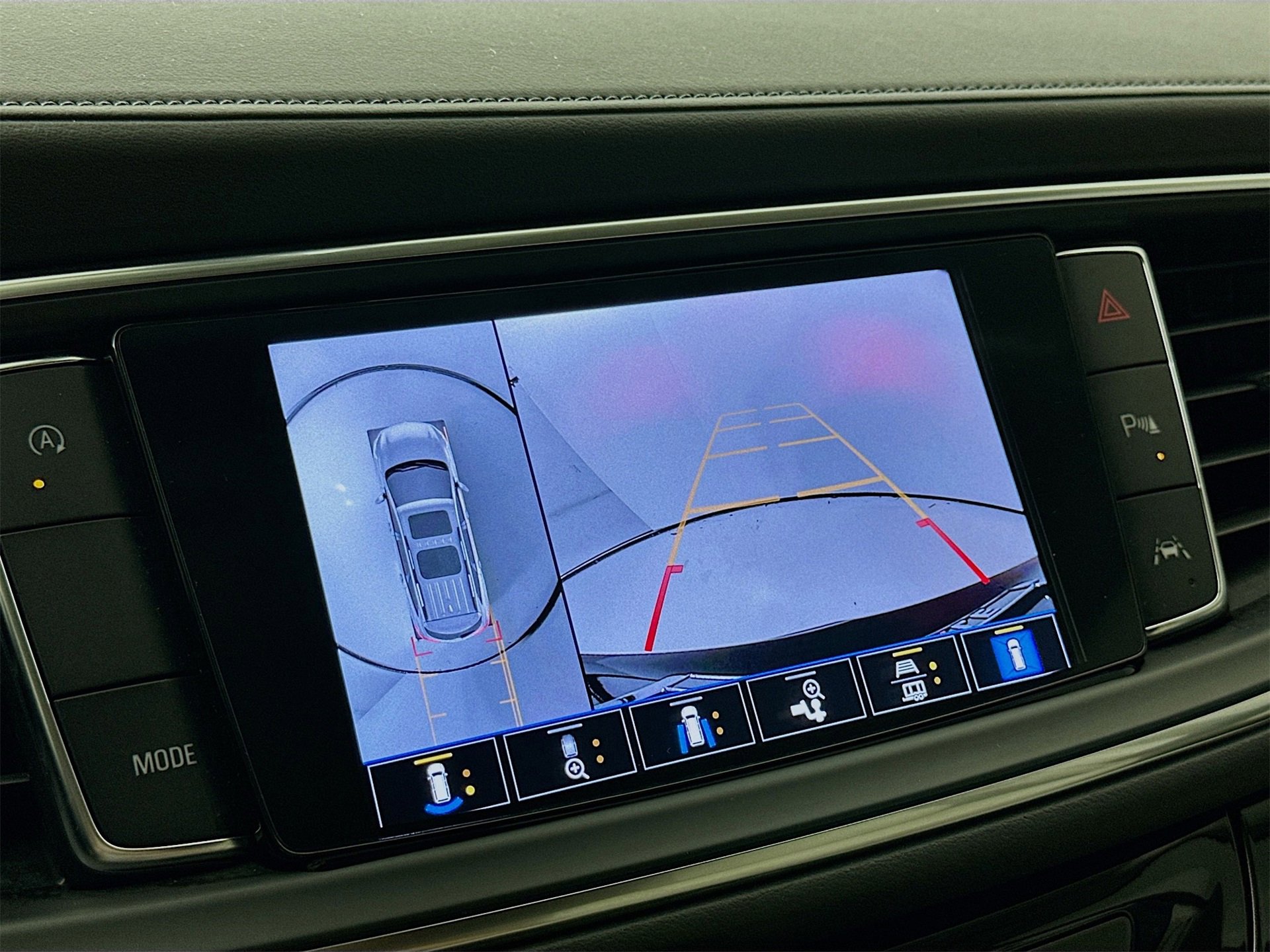 Used 2024 Buick Enclave Avenir w/ Avenir Technology Package image 15