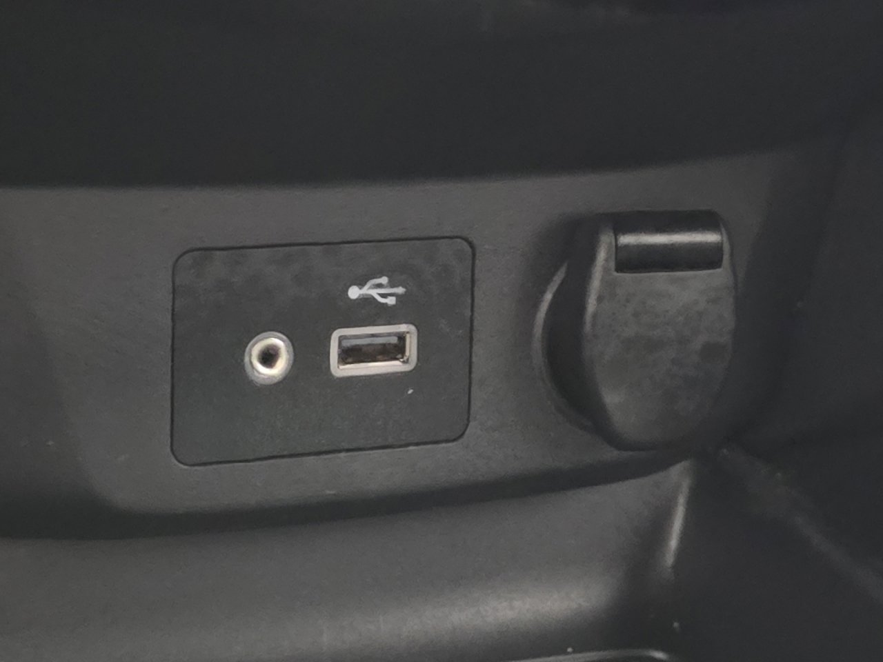 Used 2020 Nissan Rogue SV image 29