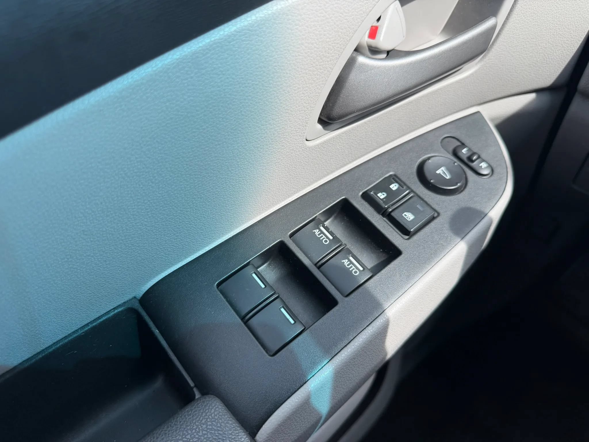 Used 2012 Honda Odyssey EX-L image 32