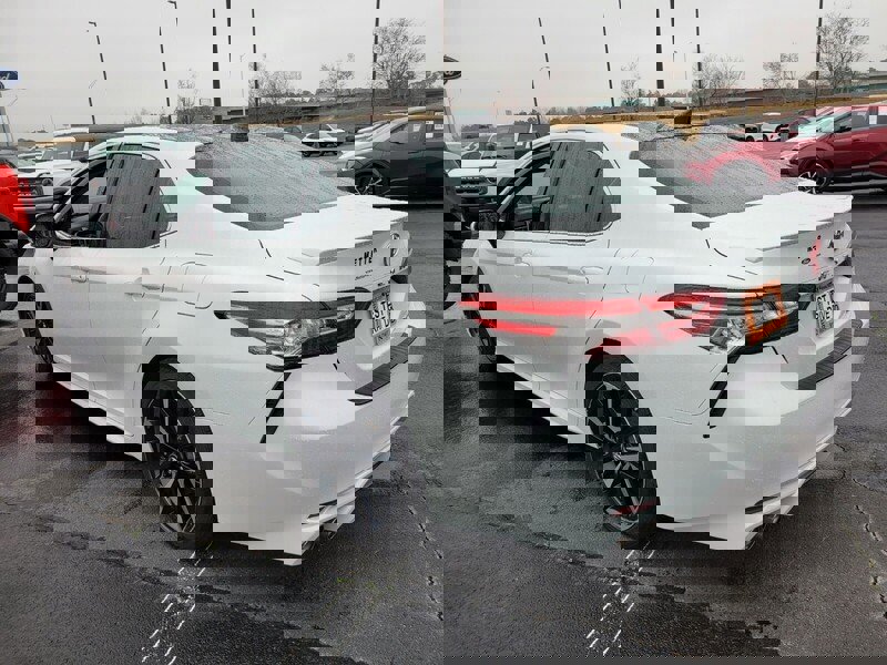 Used 2019 Toyota Camry XSE image 9