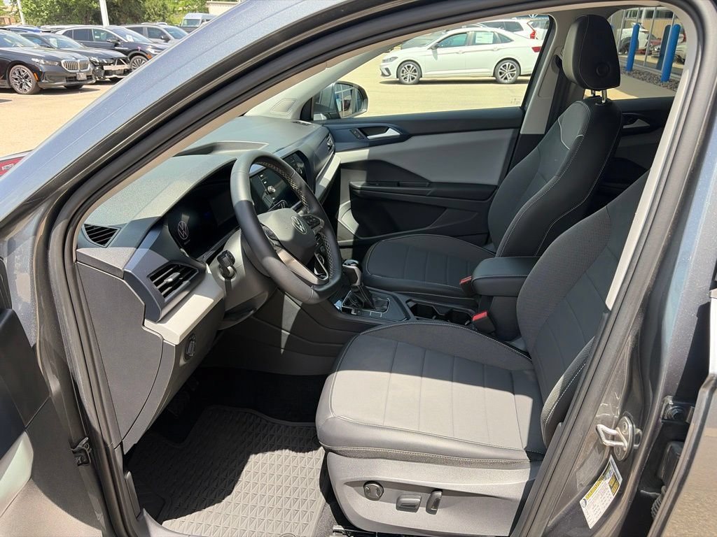 Certified 2023 Volkswagen Taos SE w/ Black Wheel Package FWD image 12