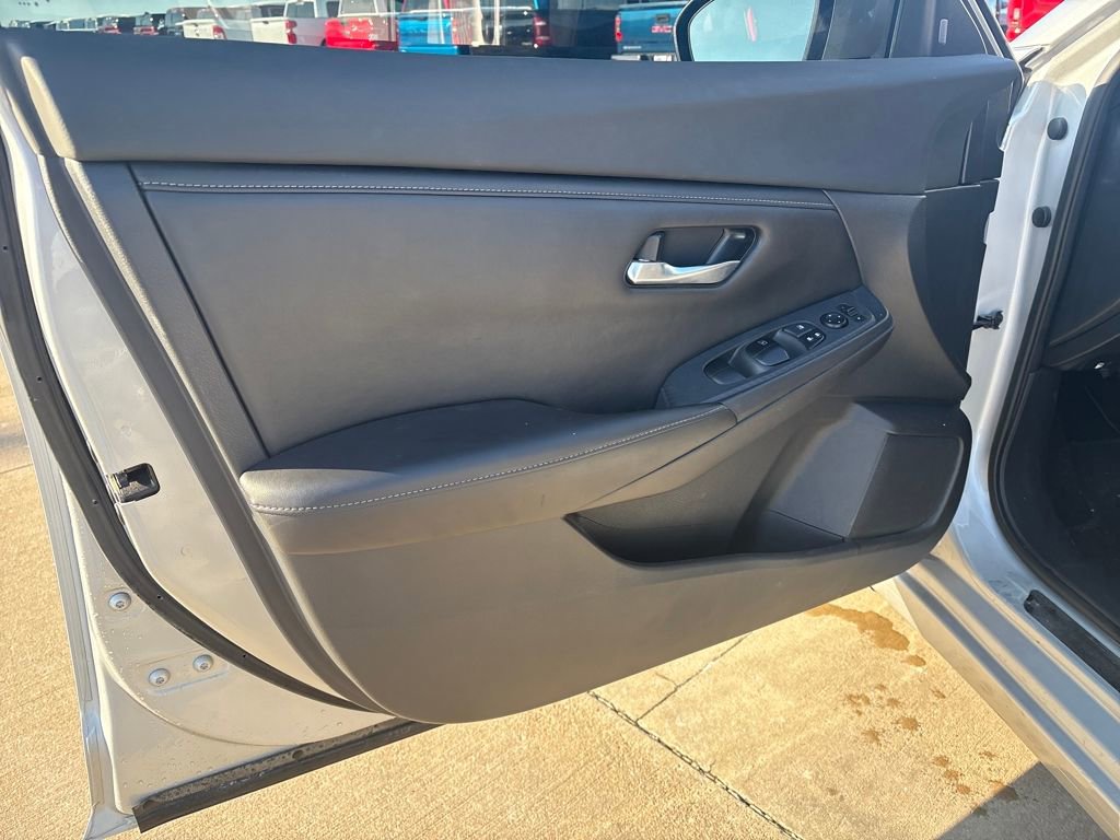 Used 2020 Nissan Sentra SV w/ Lighting Package image 17